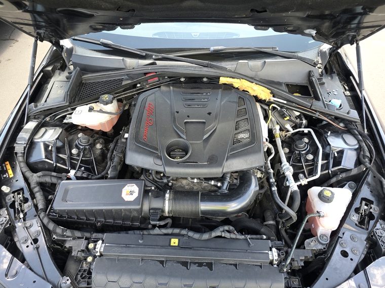 2019 Alfa Romeo Giulia - vao do motor